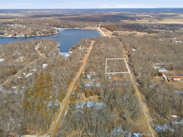 45 Walnut Dr, Mound City, KS 66056
