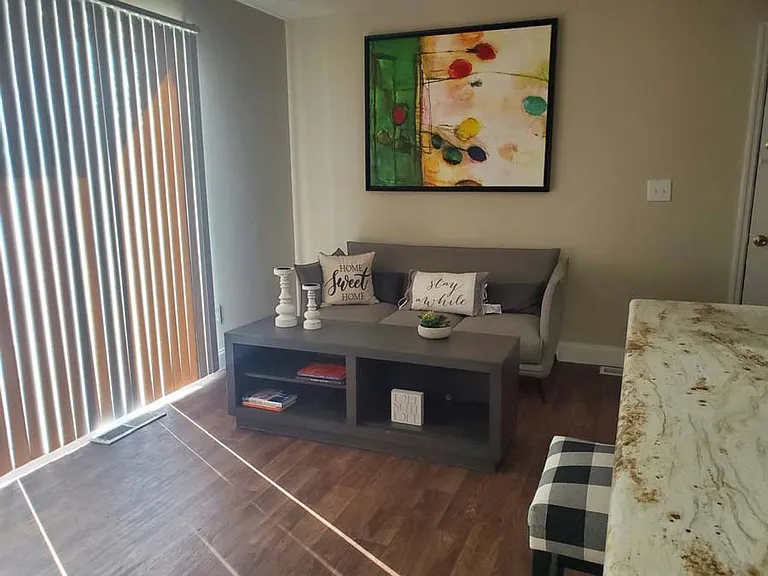Princeton Square Apartments — Photo 12