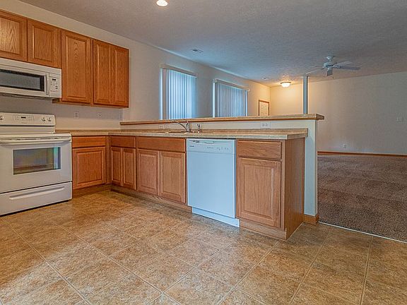 3rd image of 2359 Sandhutton Ave