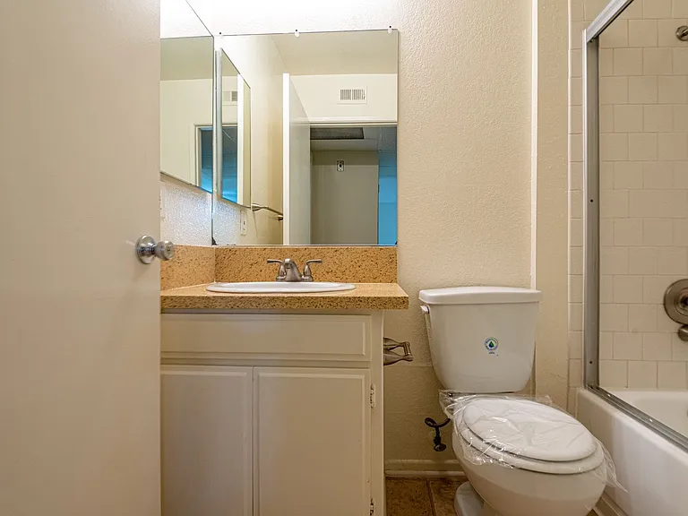 Riverside Terrace Apartments — Photo 21