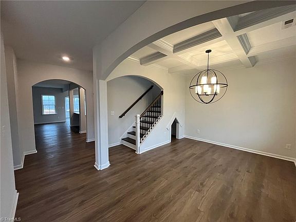 3rd image of 430 Brooke Hill Dr