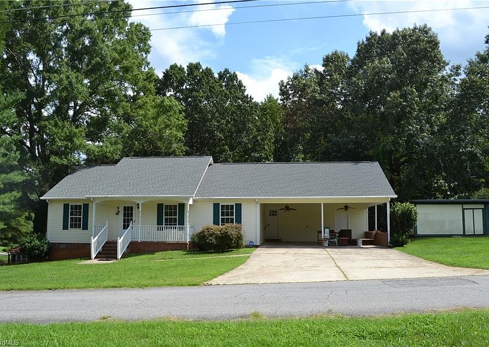 1st image of 405 Puzak Ln