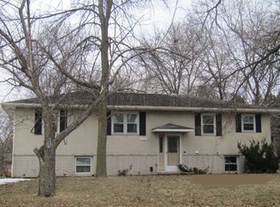 3318 Wren Ln, Eagan, MN 55121