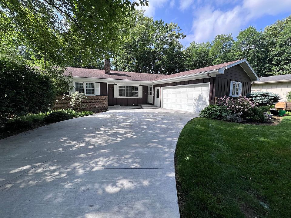 1st image of 3010-3012 Okemos Dr SE