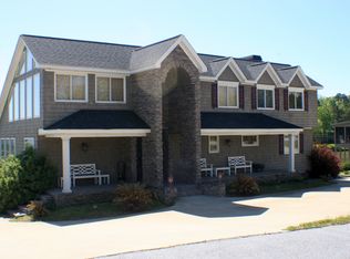 128 Bridgepoint Rd, Greenwood, SC 29649