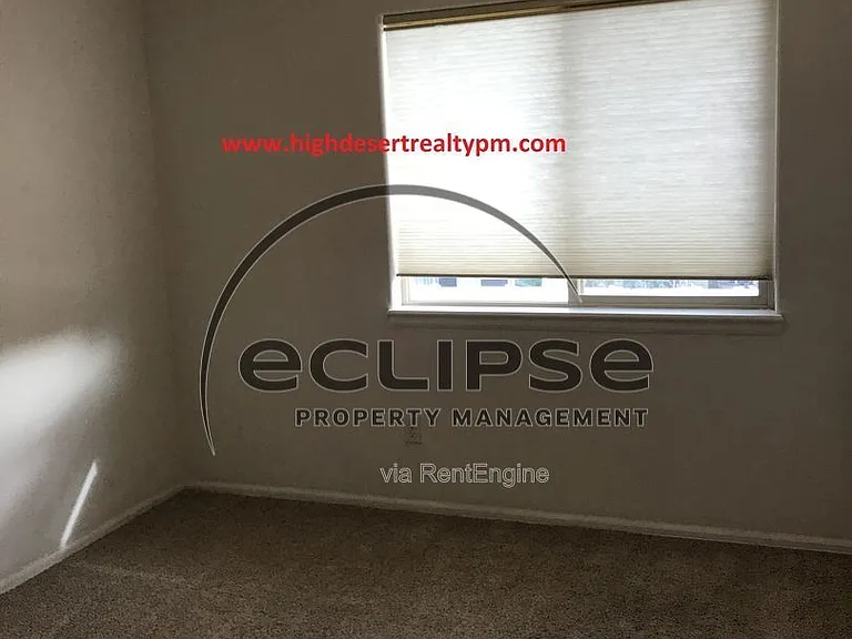 2463 1/2 Theresea Ln — Photo 11