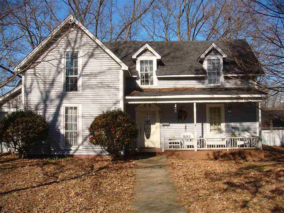 2nd image of 612 E Main St