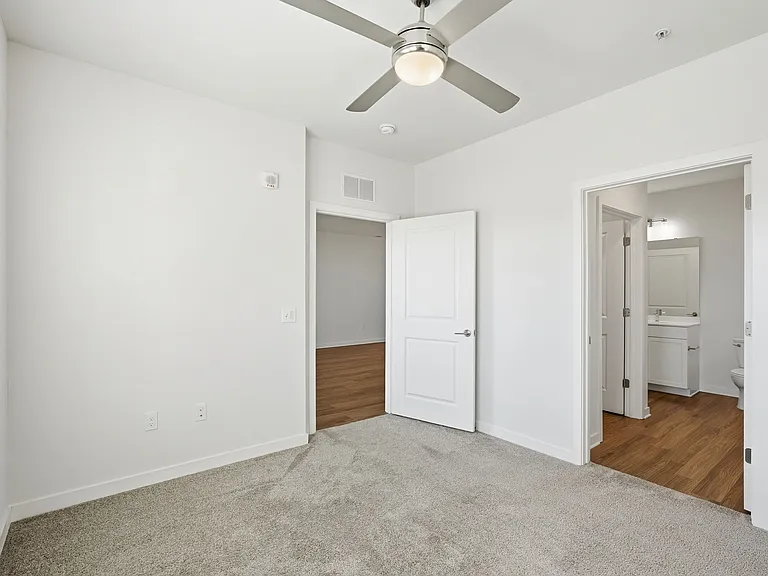 Elwood Apartment Homes — Photo 85