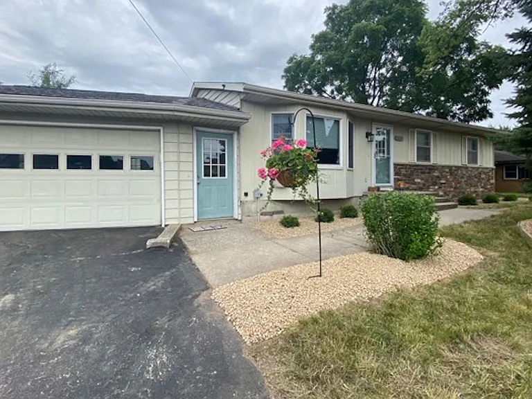 2737 Burton St SE — Photo 15