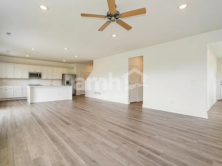 9025 Henley Ave — Photo 8