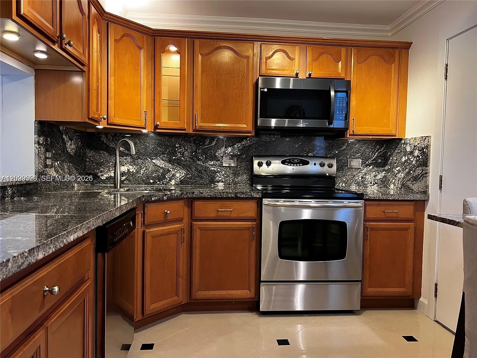 Meadowbrook Towers Condo — Photo 3