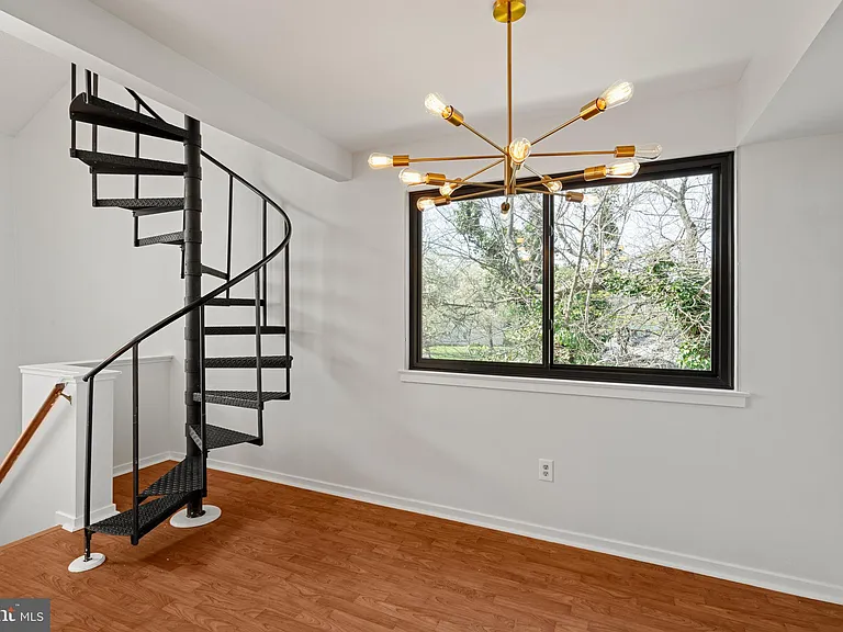 2204 Sandra Rd — Photo 21