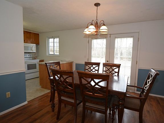 4th image of 1408 Kingsbury Dr