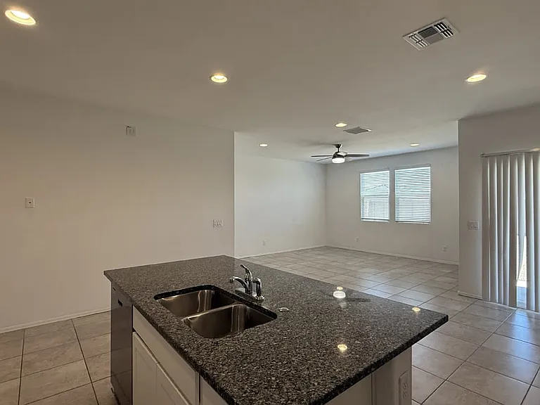 1137 W Chimes Tower Dr — Photo 42