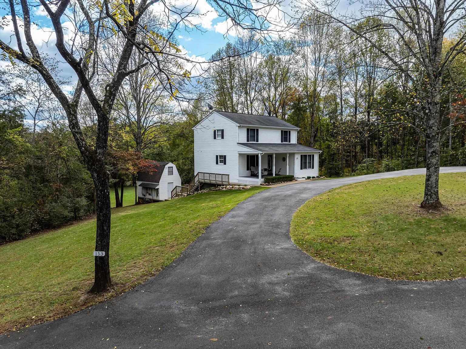 153 Heritage Hill Ln photo 1
