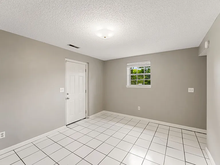 7164 Holland Ln — Photo 20