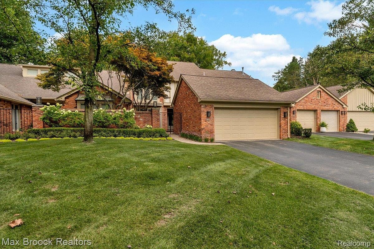 24138 Bingham Pointe Dr #h, Franklin, MI 48025