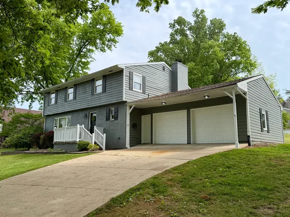 21 Cherry Hills Dr, Belpre, OH 45714
