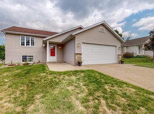 4639 Manor Park Dr NW, Rochester, MN 55901