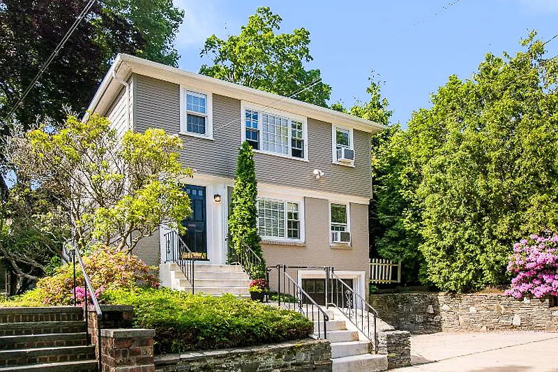 101 Halsey St — Photo 4