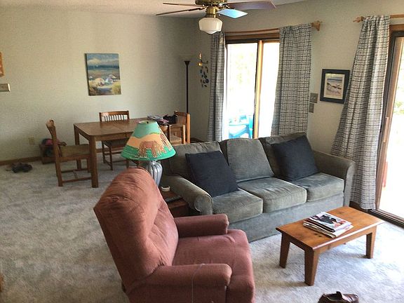 Living room/dining