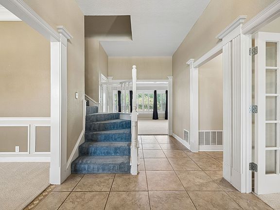5th image of 7704 Emerson Ln