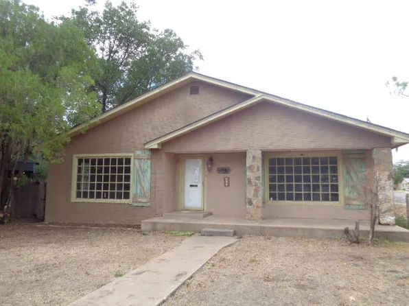 1015 Raleigh St, Plainview, TX 79072