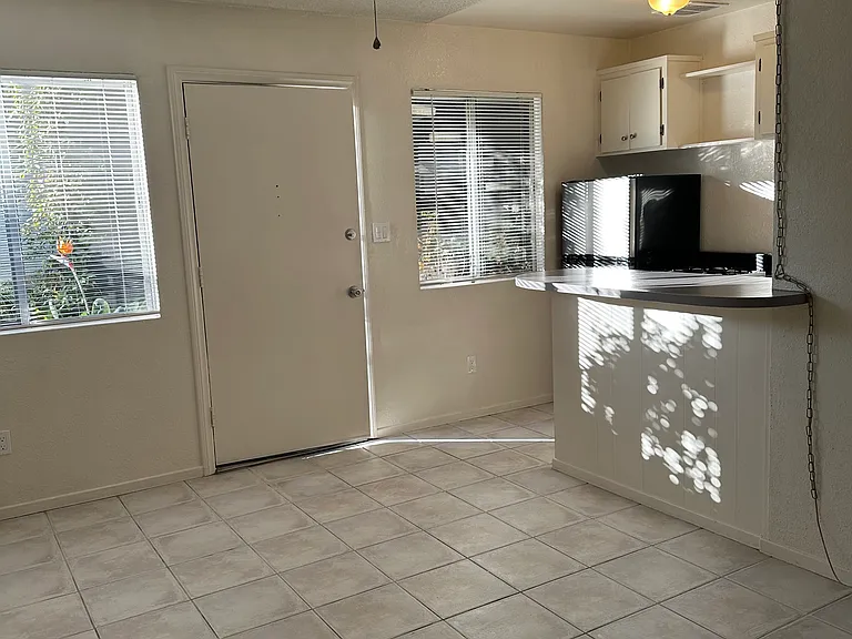 663 Eucalyptus Ave #5 — Photo 5
