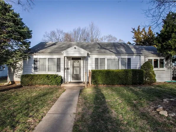 105 NW 19th St, Blue Springs, MO 64015