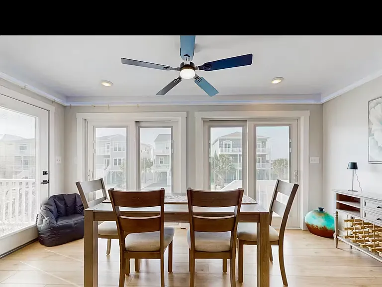 220 Brunswick Ave W — Photo 22