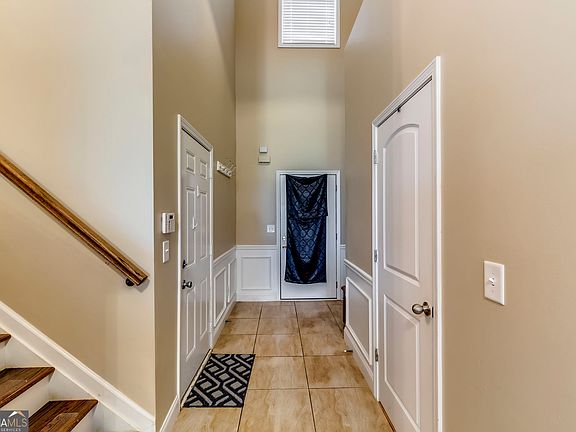 3rd image of 234 Greenview Ln