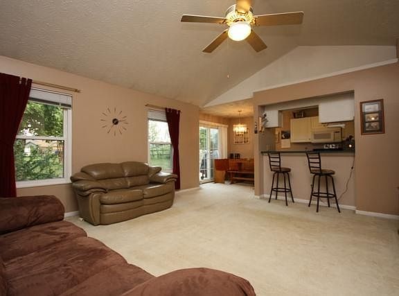 2nd image of 679 W Arielle Ct