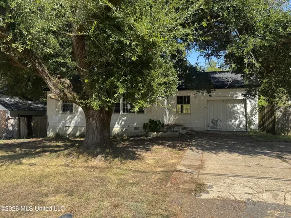 140 Treehaven Dr, Jackson, MS 39212