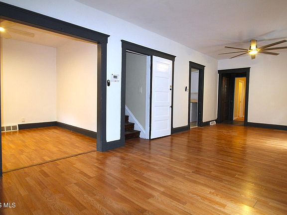 2nd image of 1139 Oakwood Ave