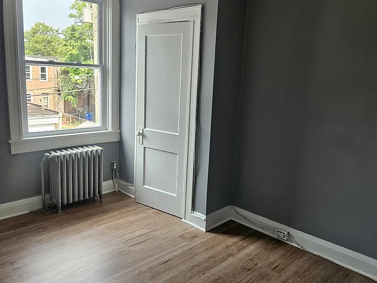 3326 Kenyon Ave — Photo 3
