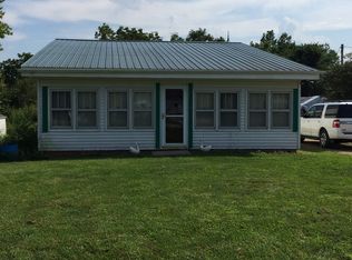 207 Rr 3, Carrollton, IL 62016