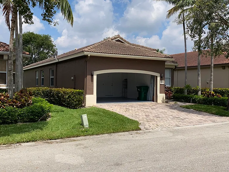 1215 Rosegate Blvd — Photo 39