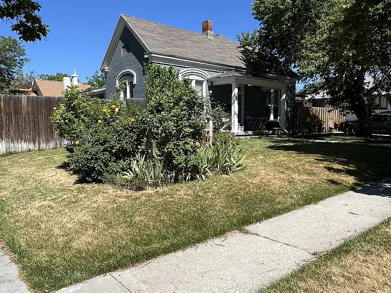 309 N 400th St W — Photo 1
