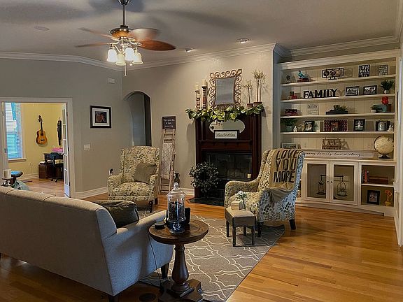 4th image of 180 Hidden Oaks Ln