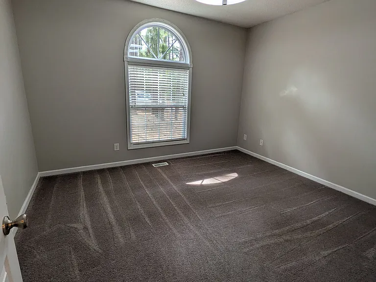 475 Crestview Rd — Photo 30