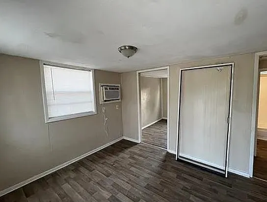 2 bed, 500 sqft, $750 — Photo 1