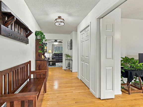 4th image of 263 Holly Hills Rd