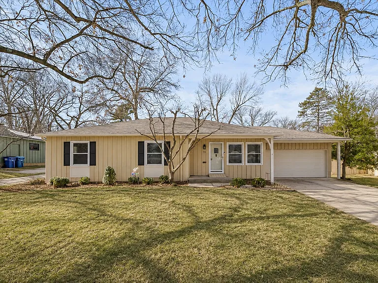 7708 Reeds Rd — Photo 1