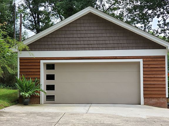 5th image of 7121 Benita Dr