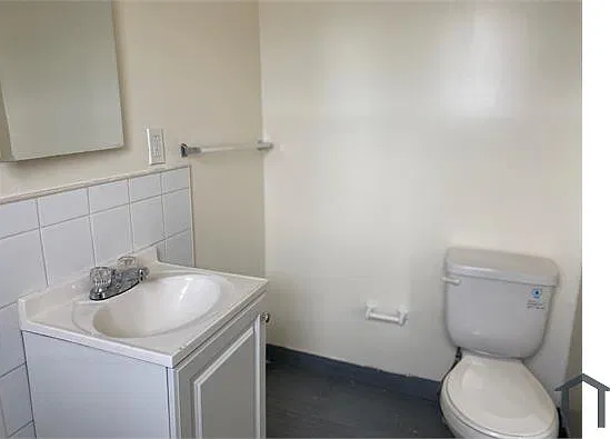 1 bed, 850 sqft, $1,100 — Photo 3