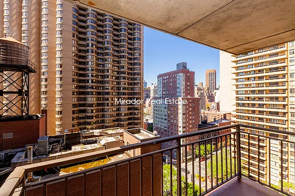 Rented by Mirador Real Estate | media 23