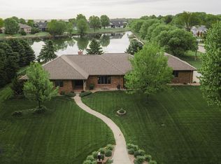 5802 Quail Ridge Ave, Hastings, NE 68901