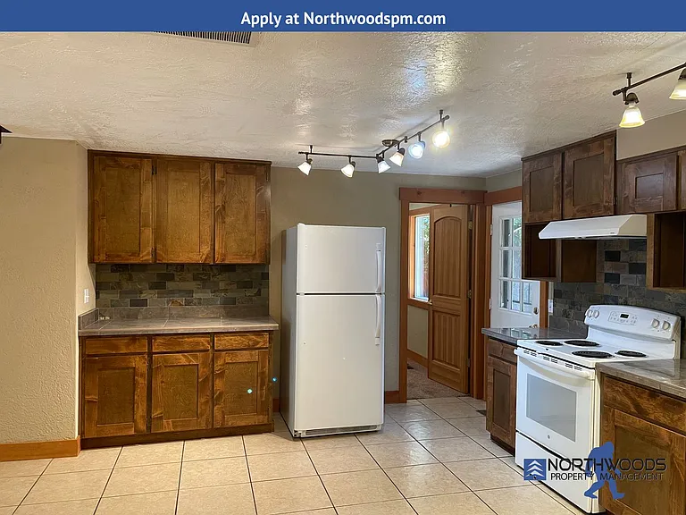 2213 Greenbrook Dr — Photo 8