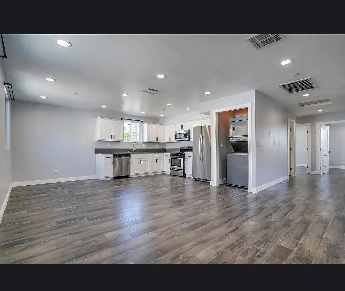 3 bed, 1250 sqft, $3,595 — Photo 3