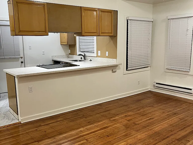 4022 Broadway — Photo 18